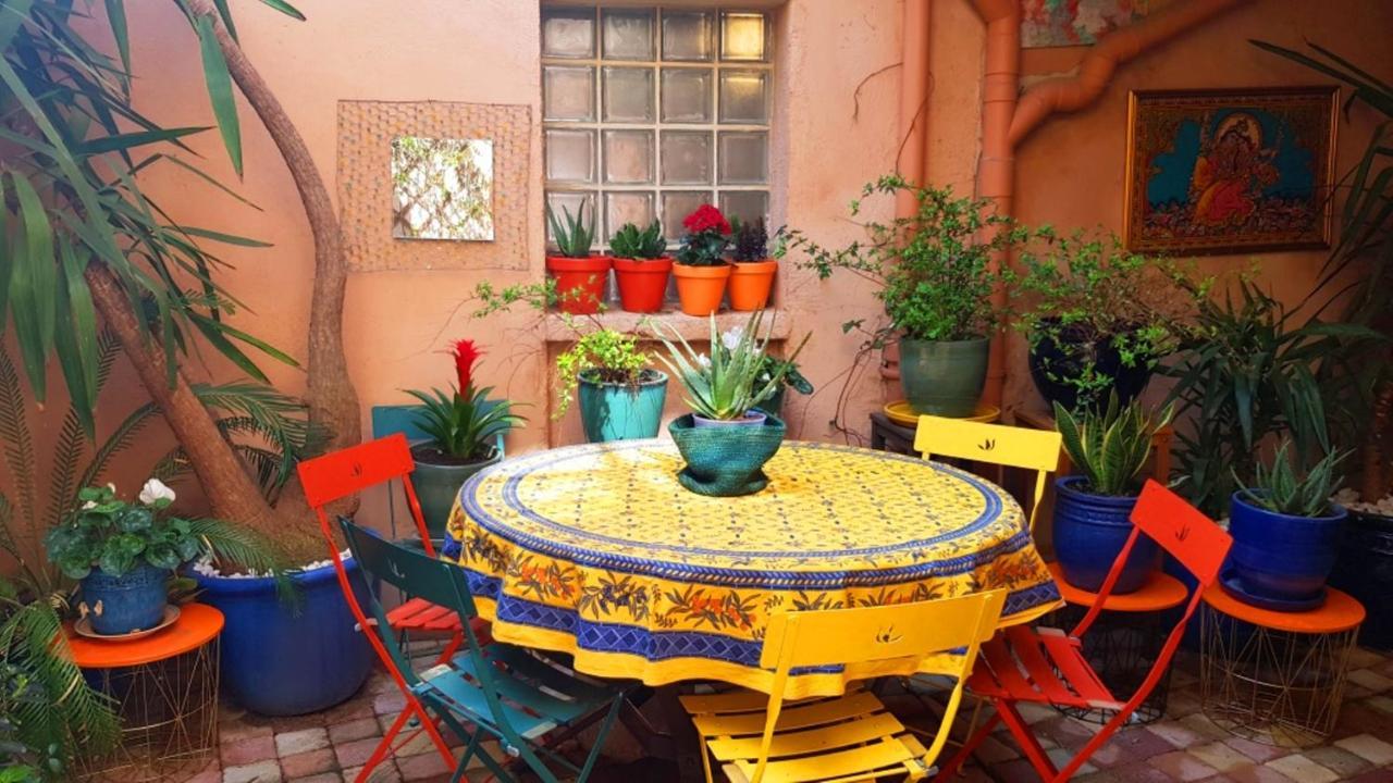 Petit Patio En Centre Ville ニーム エクステリア 写真